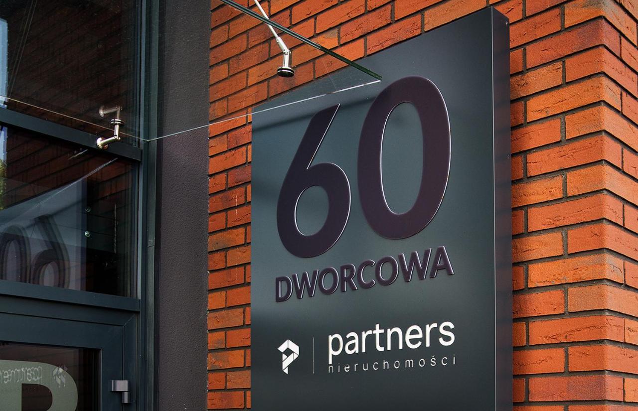 Dworcowa 60 *